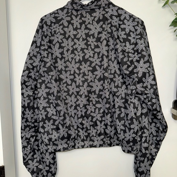 Nike light jacket - Picture 2 of 3